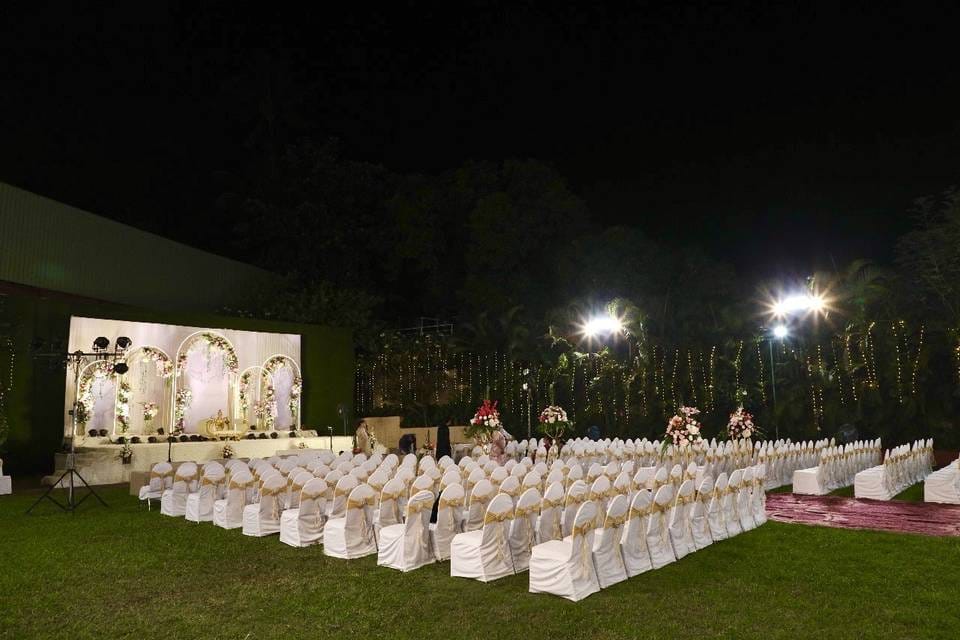 Stunning wedding banquet hall at AmarVandana Palace